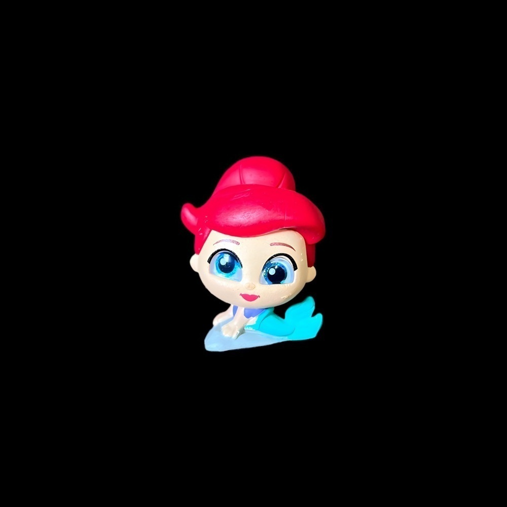 Disney Doorables: Series 8 Ultra Rare Figurine – The Little Mermaid – Ariel